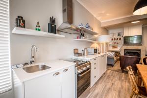 The Corner House LA-nnexe