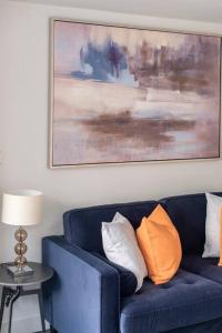 Elevated Elegance: 1BR 1BA Flat in Wellmeadow Rd