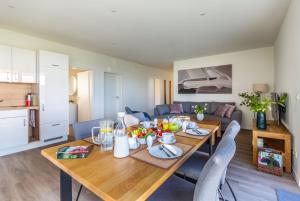 Hangar 19 Superior Apartment mit Seeblick H5W2