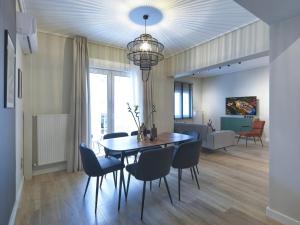 Deluxe Apartment room in Akadimias28