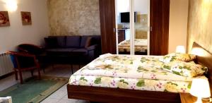 Junior Suite room in Andro Apartments