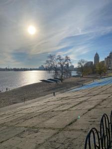 Real Home Apartments- Geroiv Dnipra Metro Station