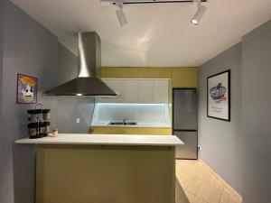 Jonis Condo at Mali i Robit