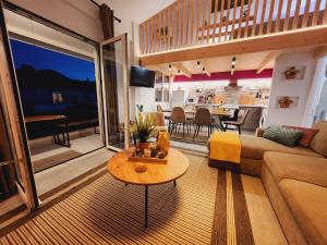 Luxury Loft Apartment Yiota