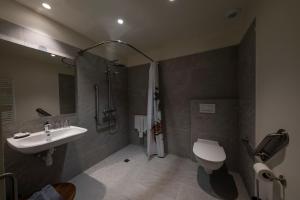Hotels Hotel du DOMAINE SAINT LOUP : photos des chambres