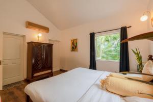 The Bumblebee- Serene 3BHK Villa- Candolim, Goa By StayMonkey