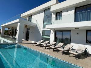 Stunning villa in Benalmádena with amazing views, pool and large gym