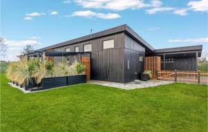Beautiful Home In Hadsund With Wifi