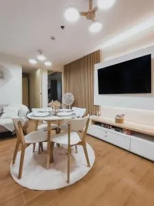 The Constant Cove – 3BR Condo Near Airport, Samal Island & Malls - Caliclic