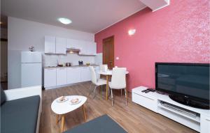 Awesome Apartment In Rovinj With Kitchen