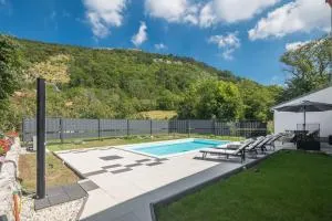 Apartman Cottage house Brest(Buzet) i ugodan odmor - Dvori