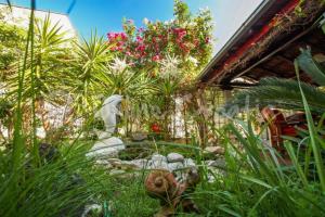 Duplex 3 rooms apartment with garden and garage near to beach