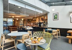 Hotels B&B HOTEL Paris Nord 18eme : photos des chambres
