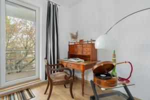 Stylish Studio for 2 with Balcony Robocza Poznań by Renters