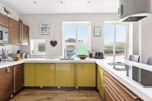 Penthouse 16 At The Beach