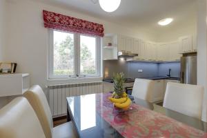 Two-Bedroom Apartment Tatty