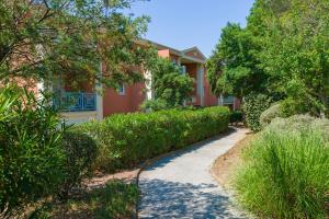 Lagrange Vacances Le Domaine des Grands Pins