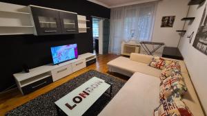 Cirilla Home