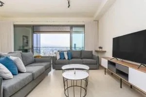 Denim 3 Bedroom Apartment With Pool - Nahr al Mawt