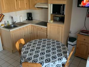 Charmant T2 pour 5 pers. avec terrasse, parking privé et proximité centre-village et navettes. - FR-1-676-120