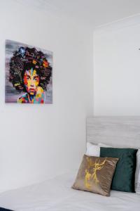 King Beds - Smart TVs - Parking - Near City