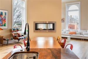 Penthouse Apartment Overlooking Downtown Mall