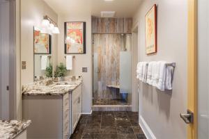 Penthouse Apartment Overlooking Downtown Mall