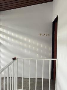 Mr Black & Ms White -Self Check in accommodation