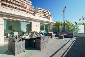 Montecarlo Luxury Apartment Pool