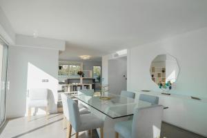 Appartements Montecarlo Luxury Apartment Pool : photos des chambres