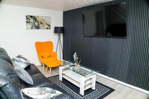 Dynasty Lodge Manchester - Alison Kelly close