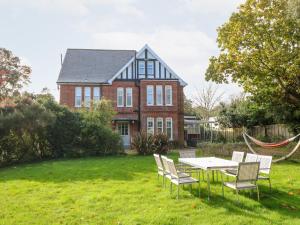 5 The Nab House