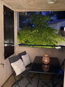 St Raphaël piscine wifi, commerces et mer à pieds