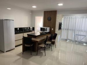 Lindo Apto NOVO na Avenida, climatizado e aconchegante