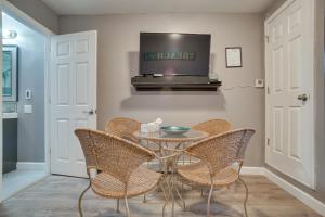 South Yarmouth Gem 1 Mi to Windmill Beach!