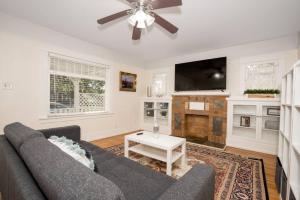 obrázek - Dashing 3BR Home in Whittier