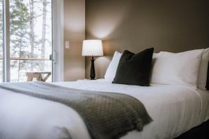 Pages Resort & Marina