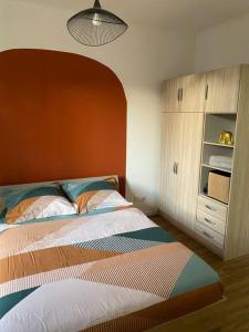 Appartements Cosy et charmant grand T2, parking prive : photos des chambres