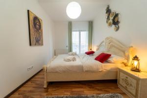 Spacious 3 rooms 5* mansion near Muzeului square. Free parking