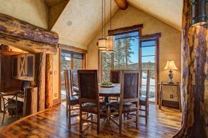 Rustic-elegance wrapped in custom mountain luxury, steps from Baldy Hiking Trail and shuttle stop