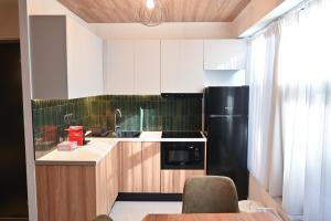 Modern Downtown apartment + FREE parking