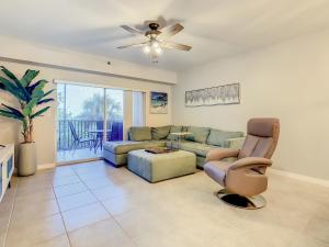 Enjoy the gorgeous sunset in this beautiful 32 condo ~ OW9-305