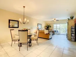 Superb 32 condo tucked away next to the Estuary in Oceanwalk . Oceanwalk 4-204 - Edgewater