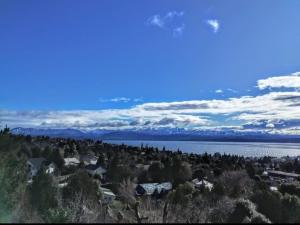 Michay Cabaña en entorno tranquilo y Vista al Lago