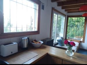 Michay Cabaña en entorno tranquilo y Vista al Lago