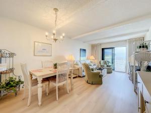 Lovely beachfront corner unit overlooking pool and clubhouse ~ HA501