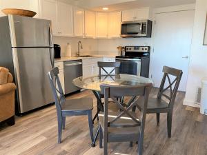 Sunny Daze Sea Dunes Townhome - Pool - Green Turtle B6 Down