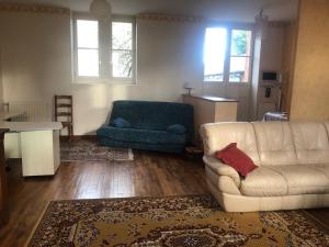 Gîte -Belle Maison dans une ancienne école-Tarif réduit hors WE !