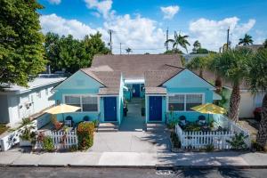 Steps to Beach & Downtown! Cozy Beach Bungalow #4