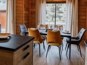 Lodge PMR avec jacuzzi privatif, accès spa et activités au bord du golf! - FR-1-582-372